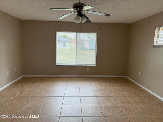 Building Photo - 1337 Helvenston St NW