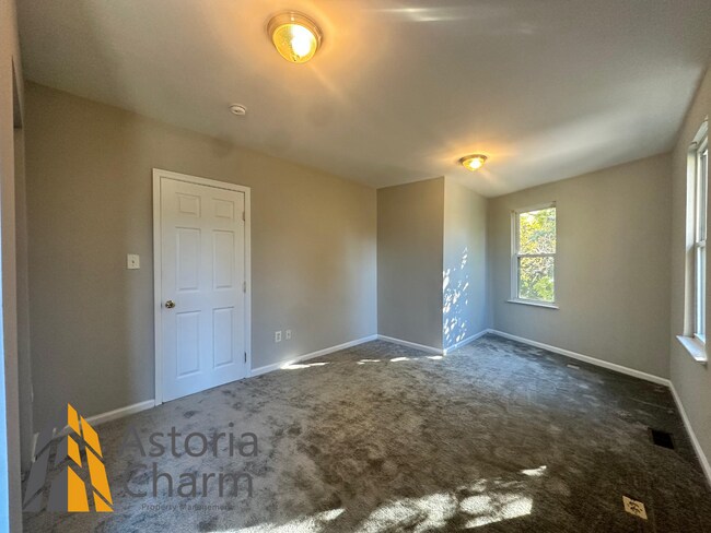 Building Photo - 3 Bedroom Home with Den, Patio/Deck Space, and Fresh Updates