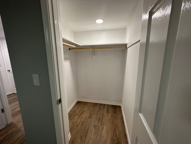 Building Photo - **PENDING** Perfect 4 Bed 2 Bath w/ Finish...