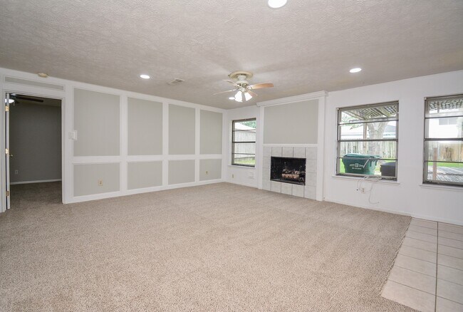 Building Photo - 21318 Park Valley Dr