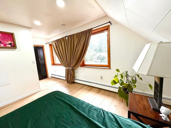 Building Photo - 2 Pat Dr