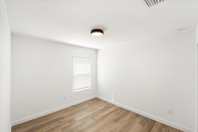 Building Photo - 6362 Windwood Wy