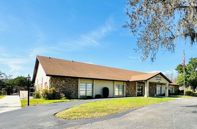 Building Photo - Charming fully furnished 2/2 home in Natur...