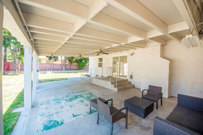 Building Photo - Beautiful 4 Bedroom Home in Garden Grove