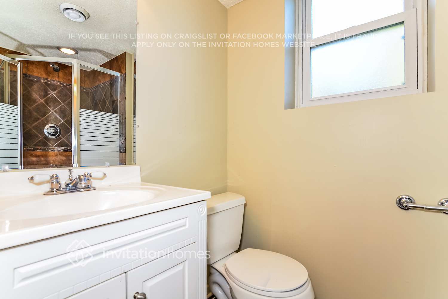 Building Photo - 707 S Shore Dr