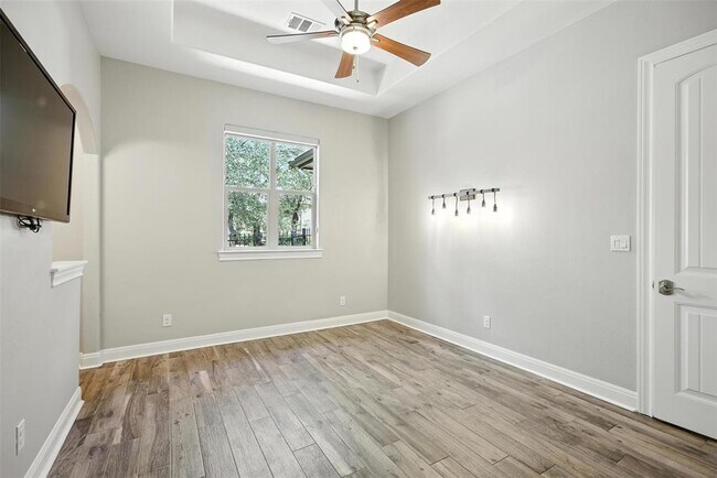 Building Photo - 7617 Lazy River Cove