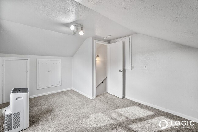 Building Photo - 732 E 1000 S-A