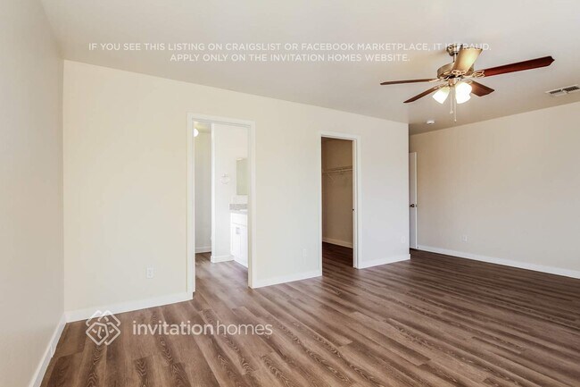 Building Photo - 11232 W College Dr