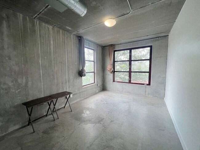 Building Photo - 2 Bed | 1.5 Bath | Starland