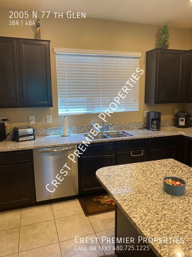 Building Photo - VINSANTO CONDO
