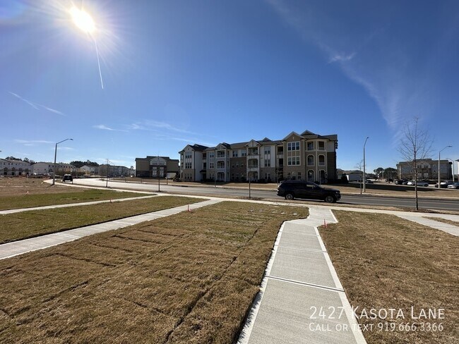 Building Photo - 2427 Kasota Ln