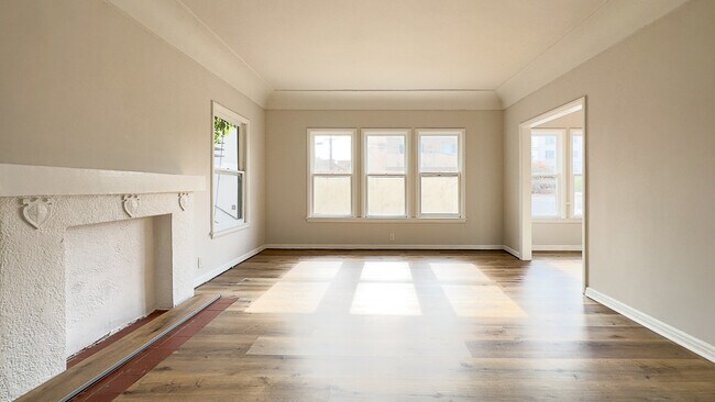 Building Photo - 201 S Alexandria Ave