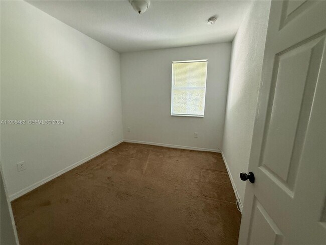 Building Photo - 7978 SW 166th Pl