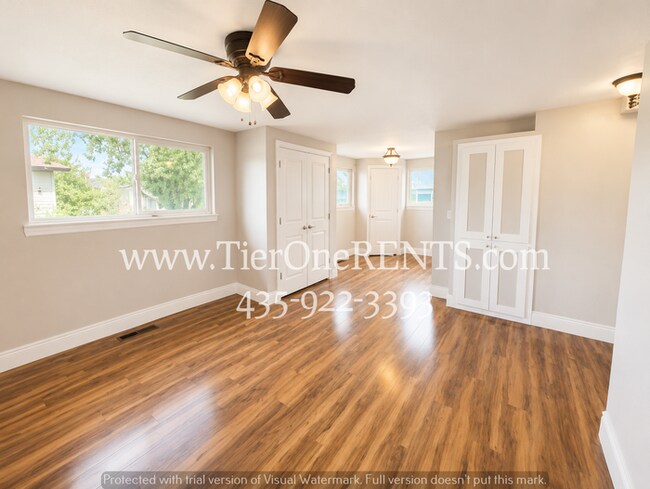 Building Photo - This property offers a NO DEPOSIT option available for qualified renters!