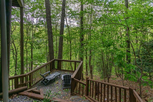 Building Photo - Montreat Rental-Lower Level Apartment! **Utilites included!