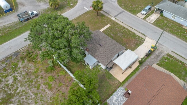 Building Photo - 2 Bed 1.5 Bath Jax Beach - Walk to the Beach- Newly remodeled