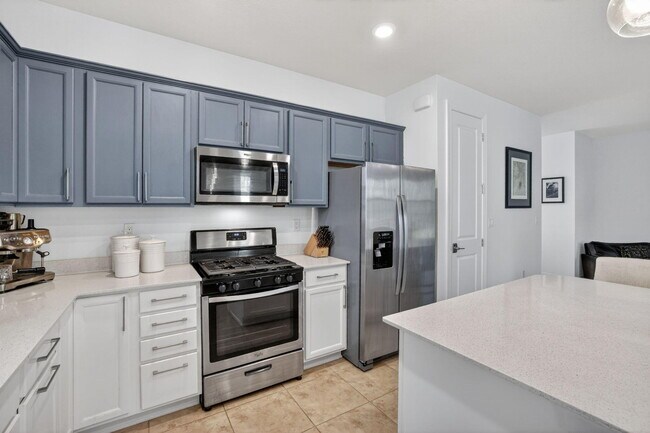 Building Photo - 4651 Pinehurst Trl E