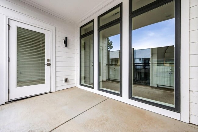 Building Photo - 395 Pratt Dr SE