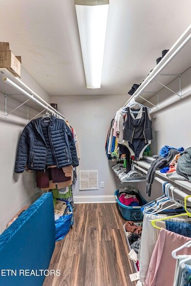 Building Photo - 523 N Bertrand St