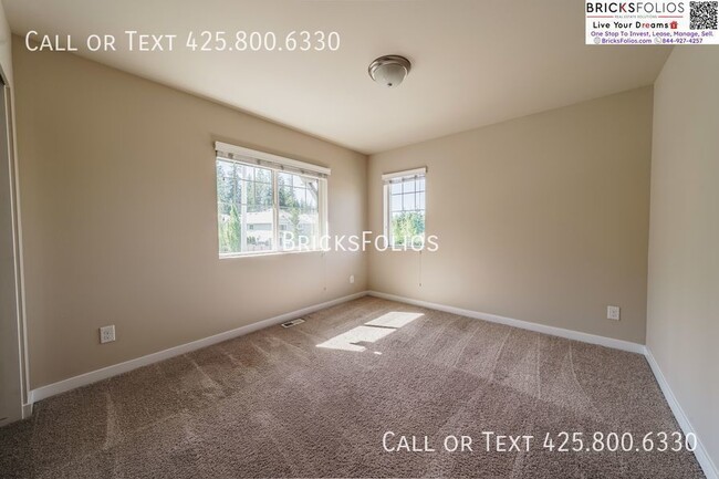 Building Photo - 10626 Eastridge Dr NE