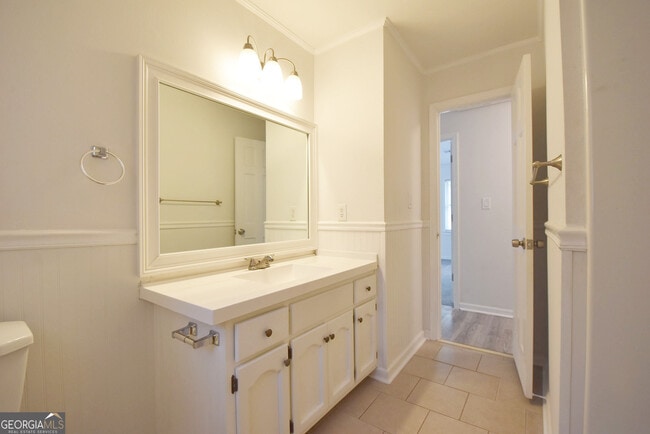 Building Photo - 98 Woodvalley Dr