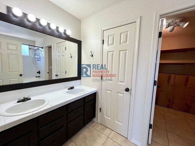 Building Photo - 4368 Coolwater Dr