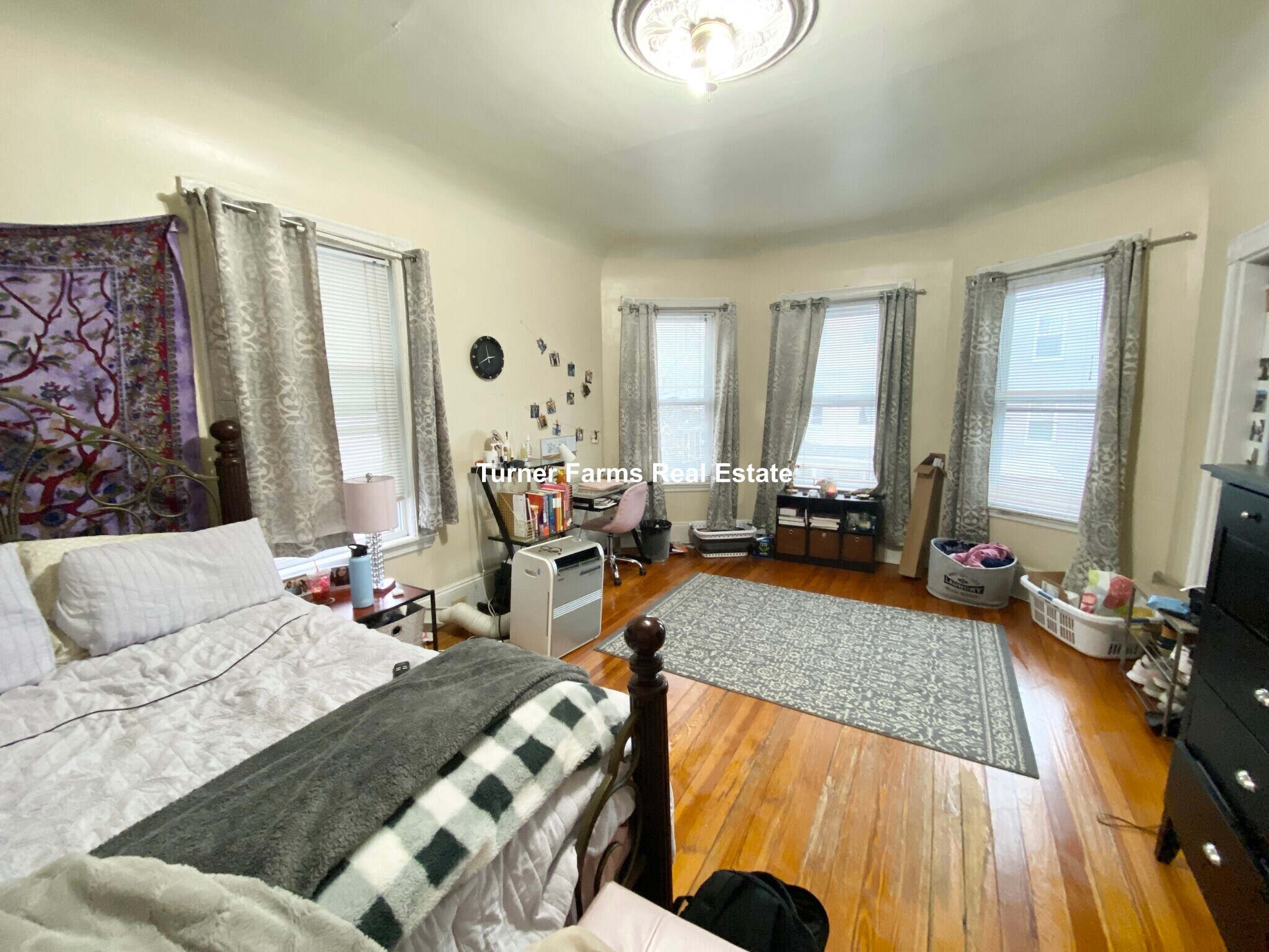 Building Photo - 10 Sachem St