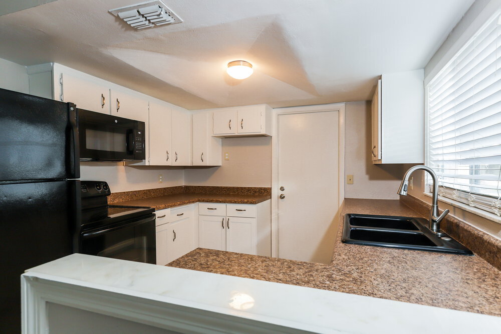 Building Photo - 856 Buttercup Dr