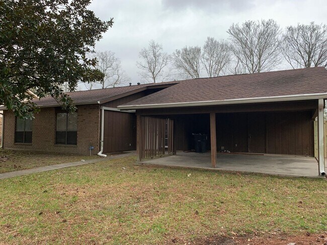 Building Photo - 13431 Briargrove Ave