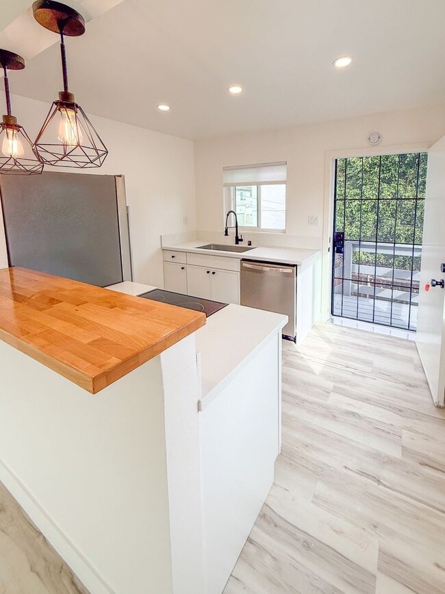 Building Photo - 4211-4219 Jewell