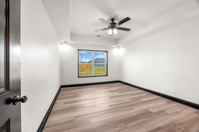 Building Photo - 506 Victoria Wy