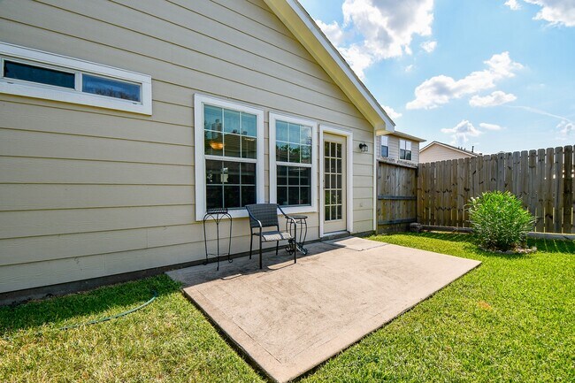 Building Photo - 18114 Waverly Hollow Ln