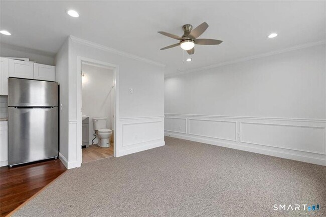 Building Photo - 1091 Whalley Ave