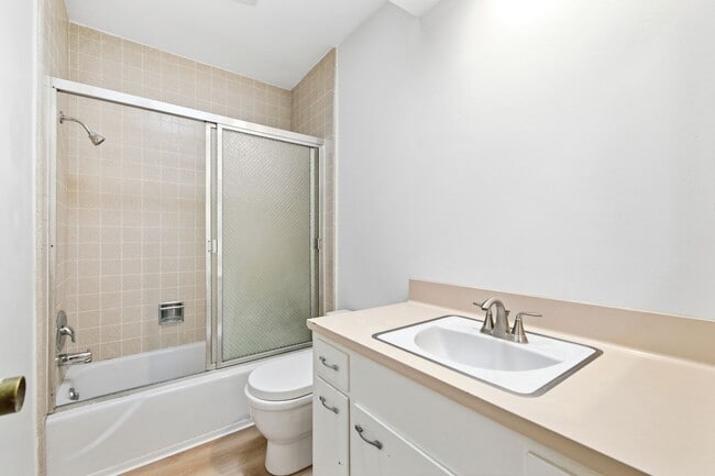 Building Photo - Alto Cedro Estate Lease