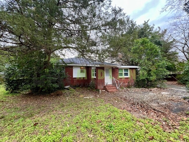 Building Photo - 1348 Ramblin Rd