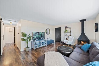 Building Photo - Recently Updated 2BA, 1.5BA Condo with Fen...