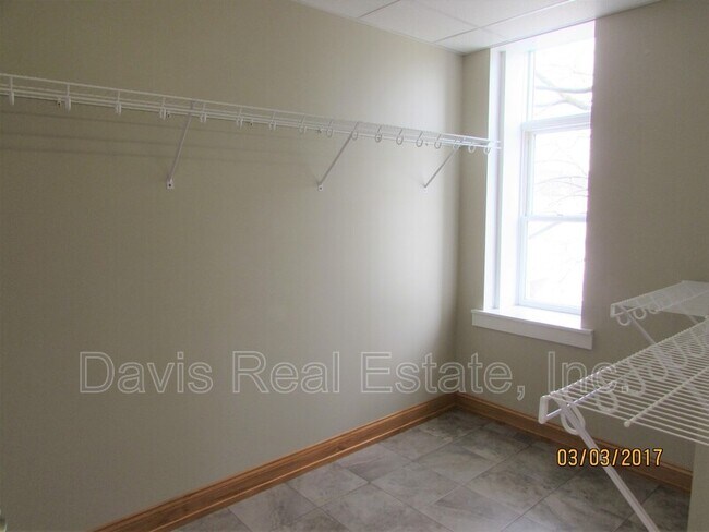 Building Photo - 110 E Bald Eagle St