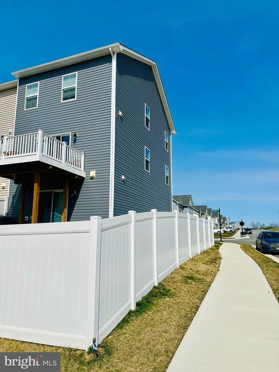 Building Photo - 101 Lakota St