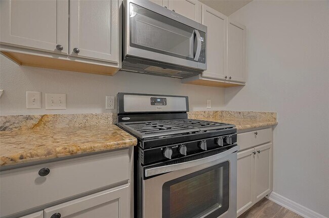 Building Photo - 5009 Willow Point Dr