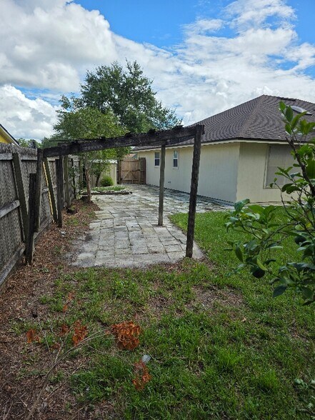 Building Photo - 8528 Echoridge Ct