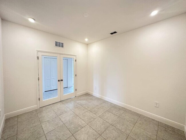 Building Photo - 8808 Cascade Price Cir