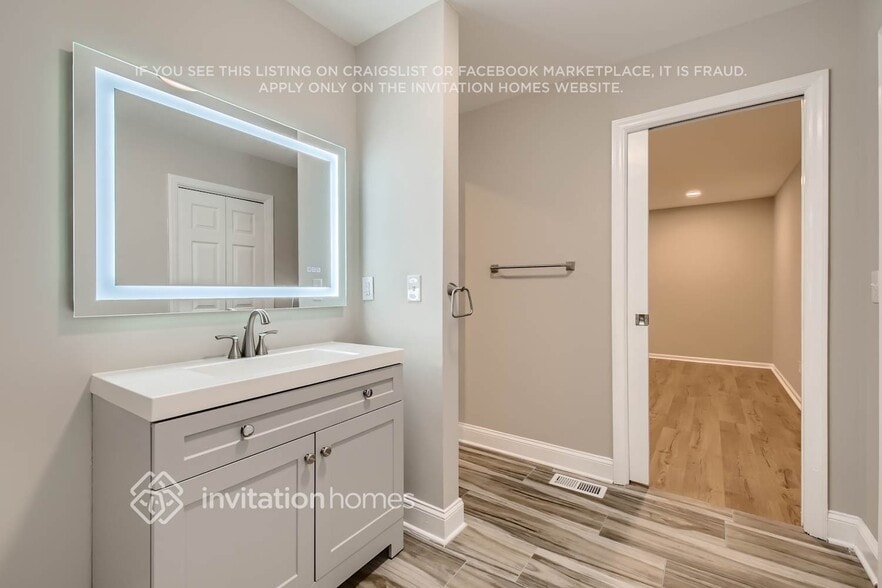 Building Photo - 6837 Van De Rohe Dr