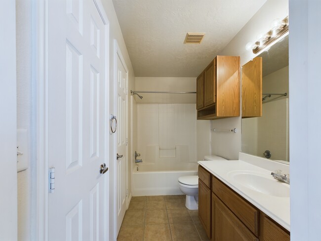 Building Photo - 1001 Krenek Tap Rd