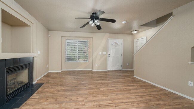 Building Photo - 4 Bedroom Home in Barnstormers Landing