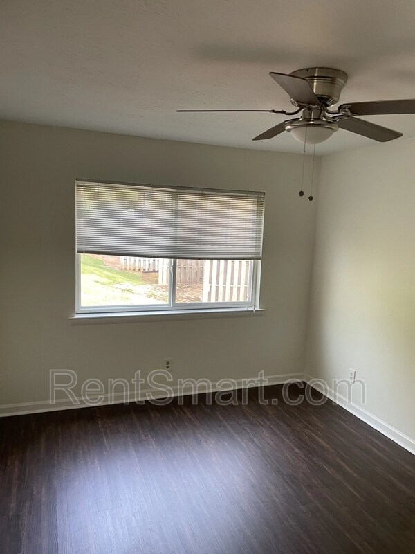Building Photo - 36 Sandalwood Cir