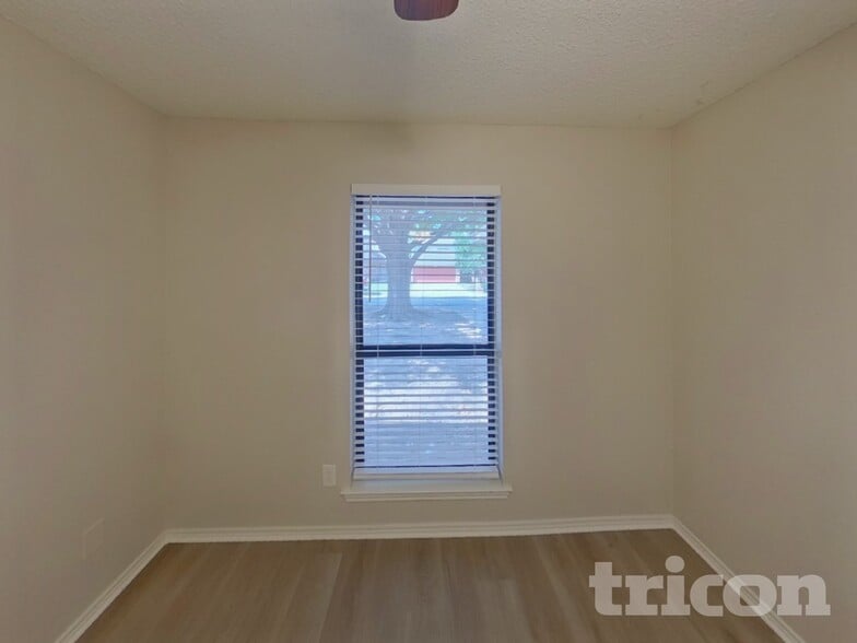 Building Photo - 1637 Woodhall Way