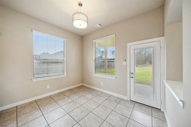 Building Photo - 28510 Lazy Rock Dr
