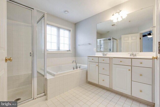 Building Photo - 5151 Key View Way