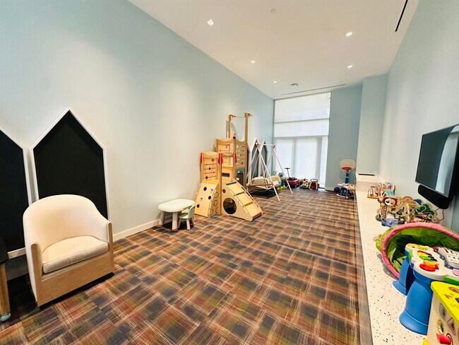 Building Photo - 99 Hudson St