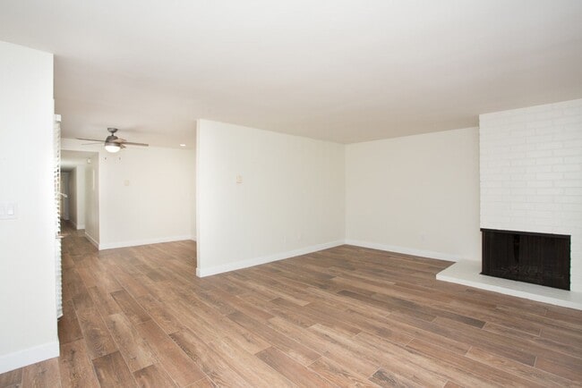 Building Photo - 603 Begonia Ave